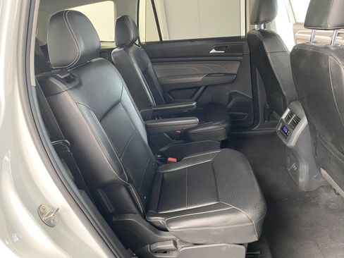 Used 2021 Volkswagen Atlas SE w/ Panoramic Sunroof Package image 11