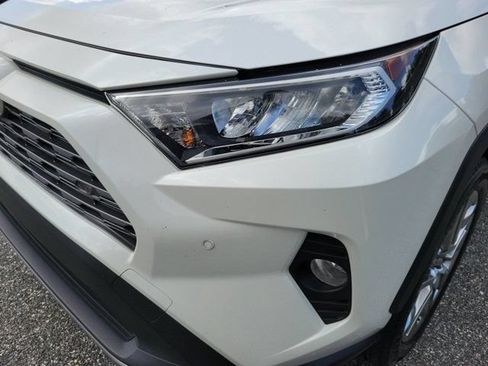 Used 2019 Toyota RAV4 Limited FWD image 16