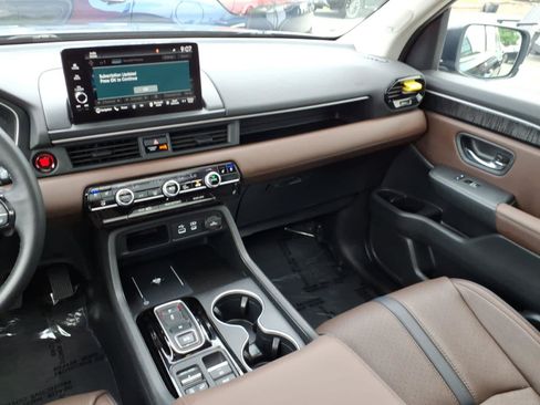 Used 2023 Honda Pilot Elite image 16