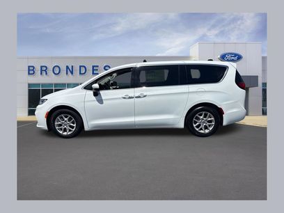 Used 2023 Chrysler Pacifica Touring-L