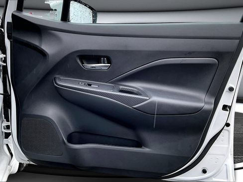 Used 2025 Nissan Versa SV w/ Trunk Package image 16