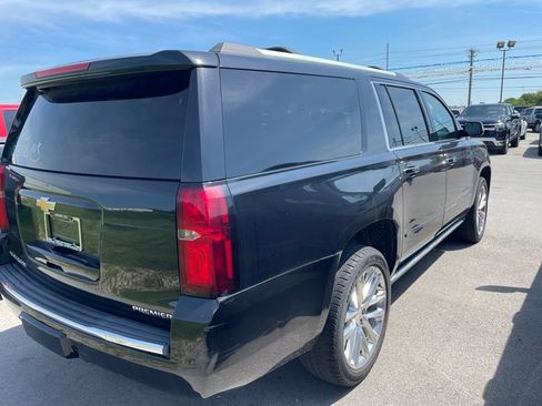 Used 2019 Chevrolet Suburban Premier w/ Premier Plus Edition AWD/4WD image 2