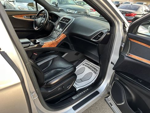 Used 2017 Lincoln MKX Reserve w/ Lincoln MKX Climate Package image 13