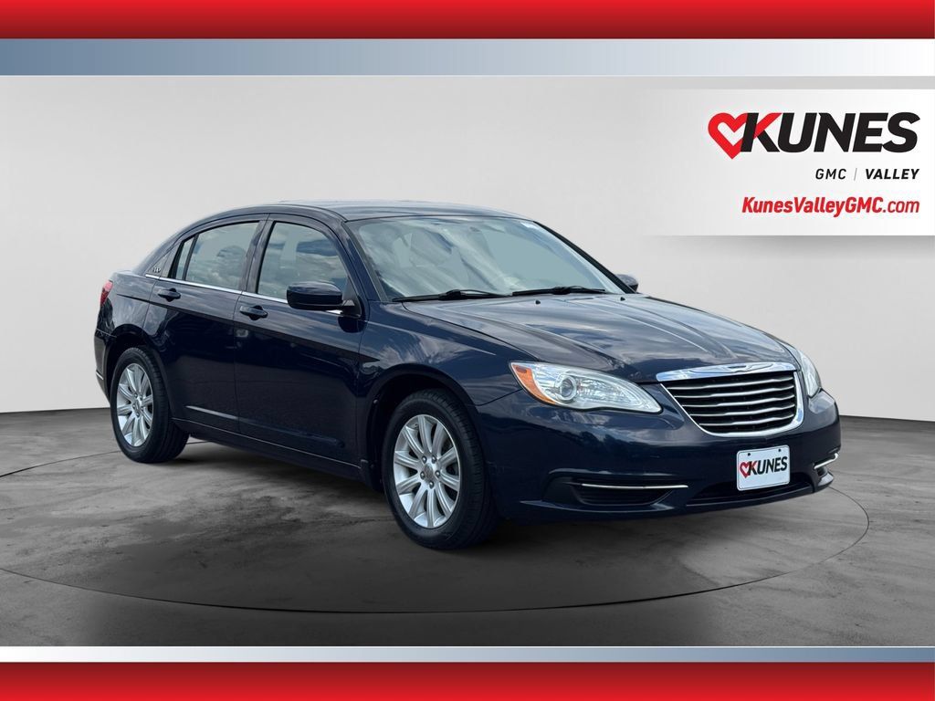 Used 2013 Chrysler 200 Touring FWD image 1