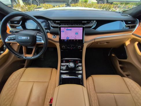 Certified 2025 Jeep Grand Cherokee L Summit AWD/4WD image 15