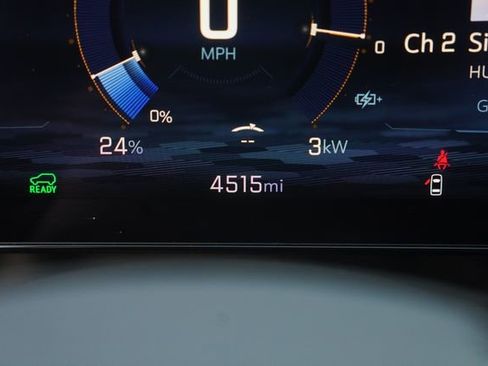 Used 2025 Chevrolet Equinox EV RS w/ Convenience Package II FWD image 26