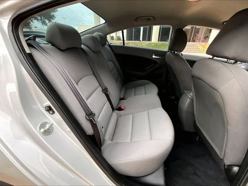 Used 2017 Kia Forte LX image 17
