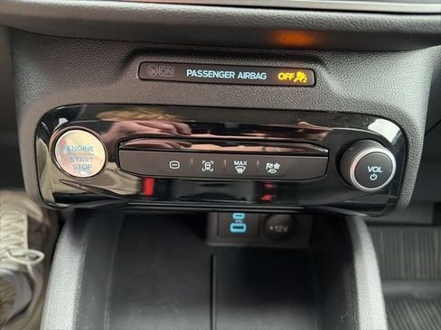 Used 2023 Ford Escape SE w/ Class II Trailer Tow Package image 33