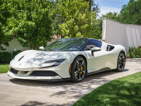 Used 2023 Ferrari SF90 Stradale AWD/4WD image 4