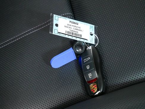 New 2026 Porsche Macan AWD image 40