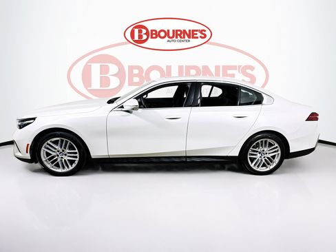 Used 2025 BMW 530i xDrive xDrive w/Navigation,Leather,Su image 8