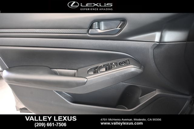 Used 2025 Nissan Altima 2.5 S FWD image 10