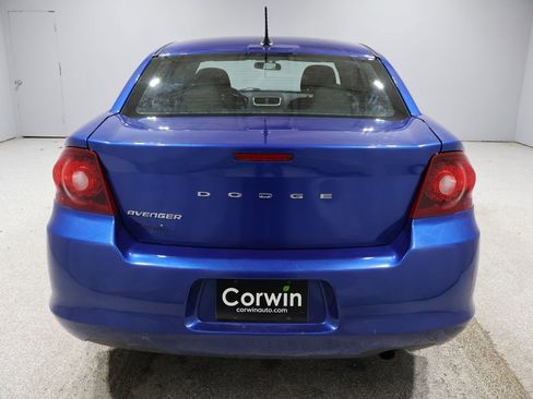 Used 2014 Dodge Avenger SE image 3