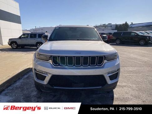 Used 2022 Jeep Grand Cherokee Limited image 7