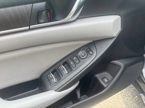 Used 2020 Honda Accord EX image 22