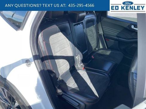Certified 2022 Ford Escape SEL w/ SEL Stealth AWD Package image 29