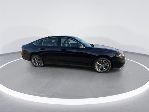 Used 2023 Honda Accord EX image 16