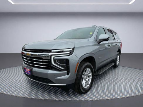 Used 2025 Chevrolet Tahoe LT AWD/4WD image 2