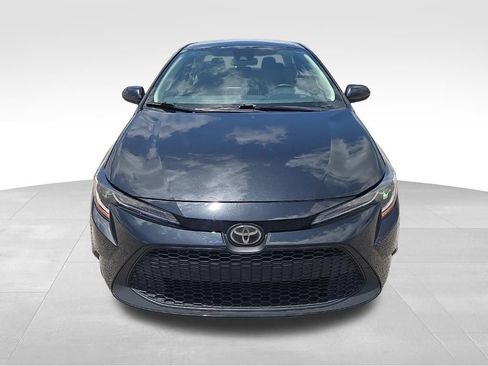 Used 2020 Toyota Corolla LE FWD image 3