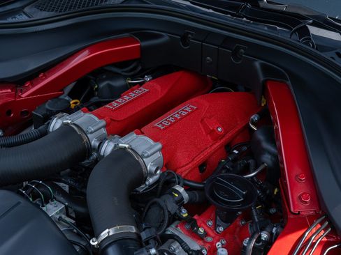 Used 2024 Ferrari Roma Spider RWD image 24