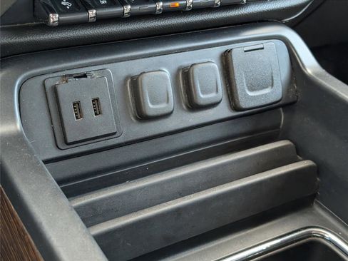 Used 2017 GMC Sierra 2500 Denali w/ Duramax Plus Package image 20