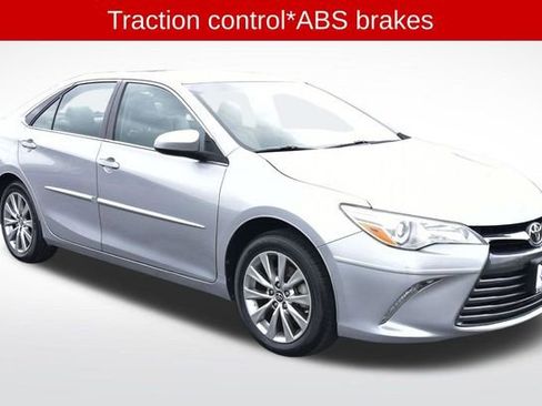 Used 2017 Toyota Camry XLE FWD image 6