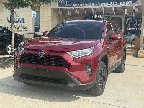 Used 2019 Toyota RAV4 XLE w/ Convenience Package AWD/4WD image 1