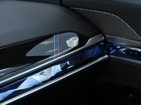 New 2026 BMW 740i image 21