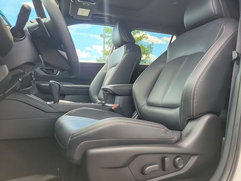Certified 2026 Subaru Outback Limited AWD/4WD image 7