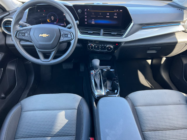 Certified 2026 Chevrolet Trax LT FWD image 2