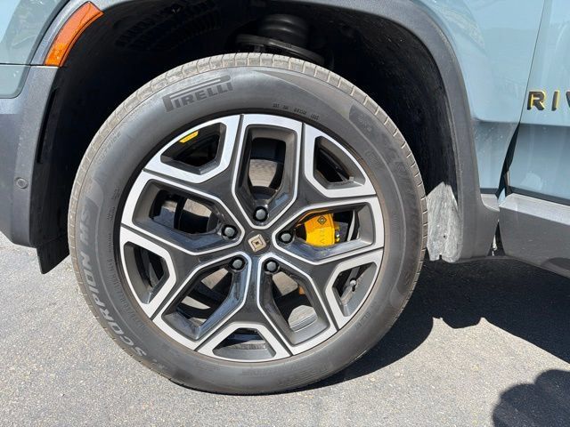 Used 2025 Rivian R1S Premium Dual AWD/4WD image 11