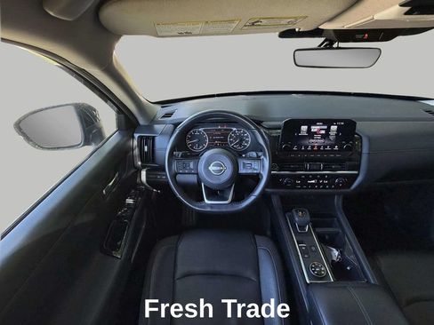 Used 2023 Nissan Pathfinder SL AWD/4WD image 13