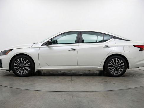 Used 2025 Nissan Altima 2.5 SV FWD image 5