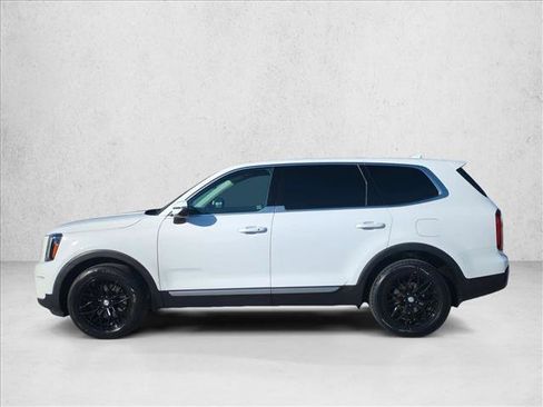 Used 2023 Kia Telluride LX image 9