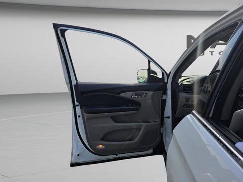 Used 2019 Honda Pilot Elite image 8
