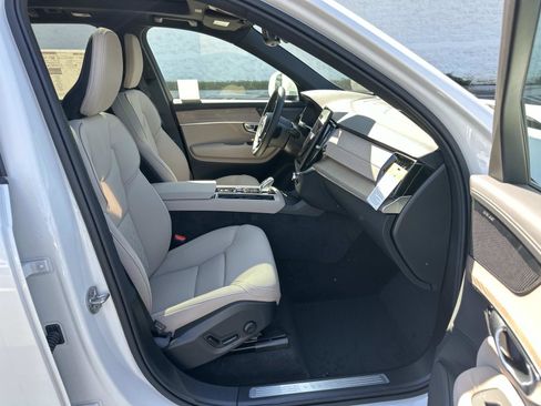 New 2026 Volvo XC90 T8 Plus w/ Protection Package Premier image 21