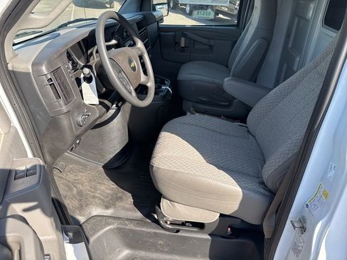 New 2025 Chevrolet Express 3500 w/ Power Convenience Package image 22