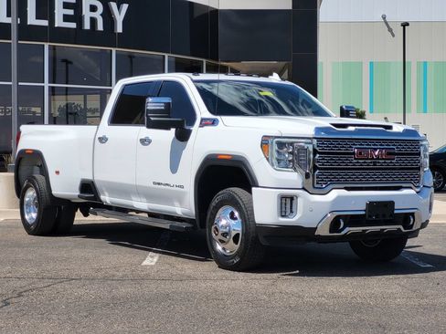 Used 2022 GMC Sierra 3500 Denali w/ Denali Ultimate Package AWD/4WD image 2