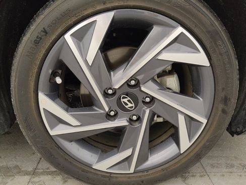 Used 2025 Hyundai Elantra Sport FWD image 31