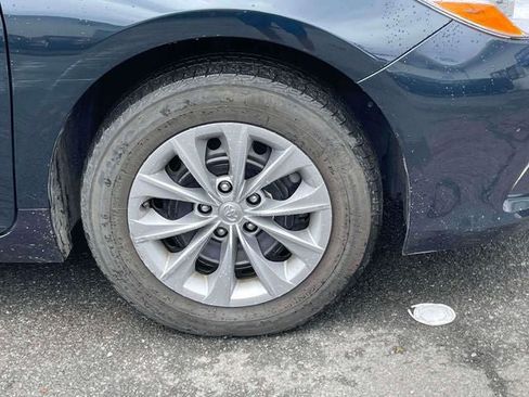 Used 2017 Toyota Camry LE FWD image 10