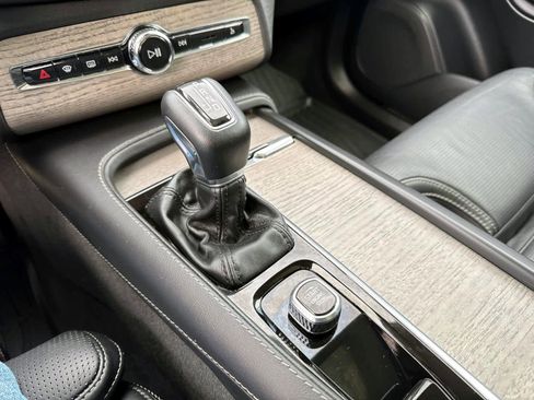 Used 2022 Volvo XC90 T6 Inscription w/ Climate Package image 26