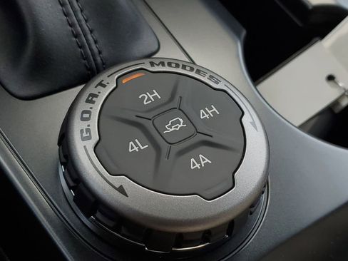 New 2025 Ford Bronco Badlands image 29