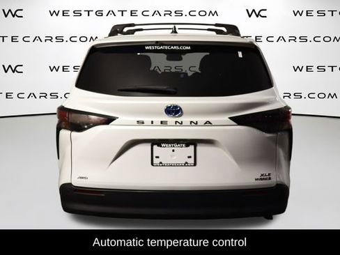 Used 2024 Toyota Sienna XLE AWD/4WD image 4