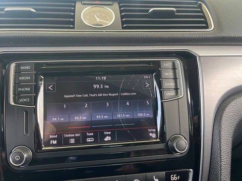 Used 2017 Volkswagen Passat 1.8T R-Line w/ R-Line Lighting Package FWD image 17