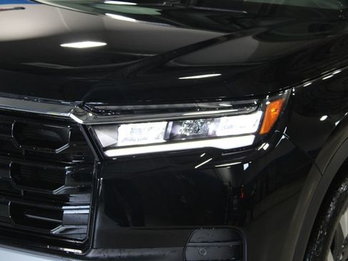 New 2026 Honda Pilot Elite image 2