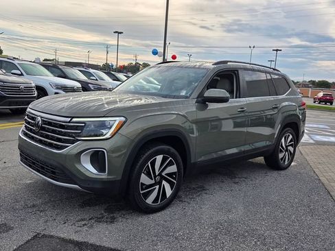 Used 2025 Volkswagen Atlas SE FWD image 3