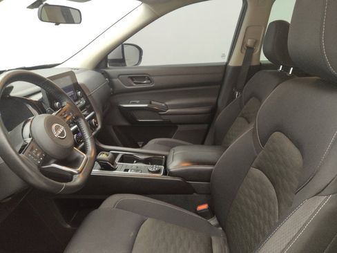 Used 2023 Nissan Pathfinder SV AWD/4WD image 17