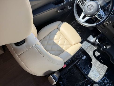 Used 2019 Mercedes-Benz Sprinter 170 image 50