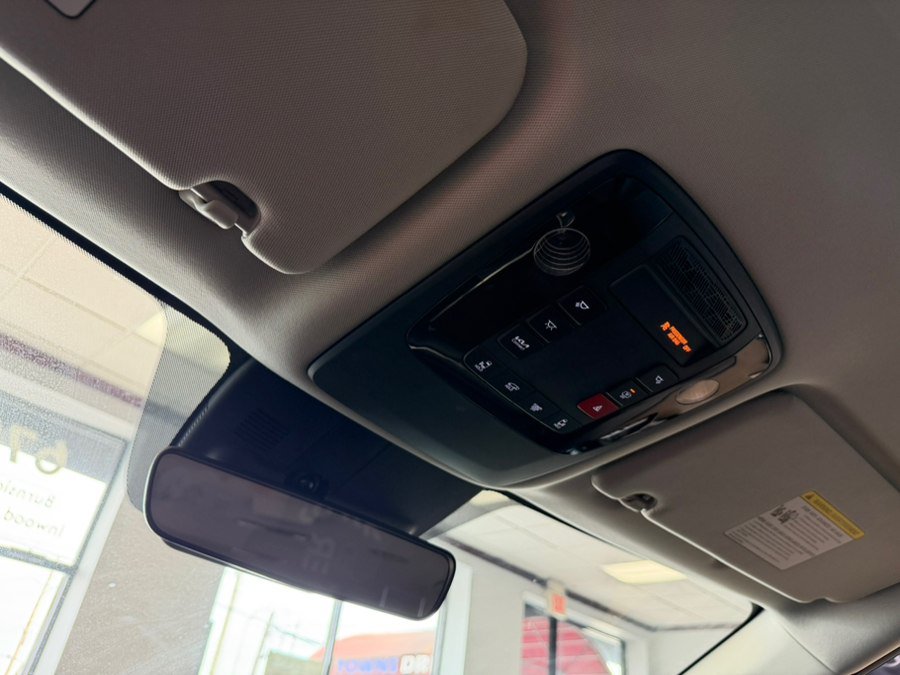Used 2025 Kia Carnival EX FWD image 61