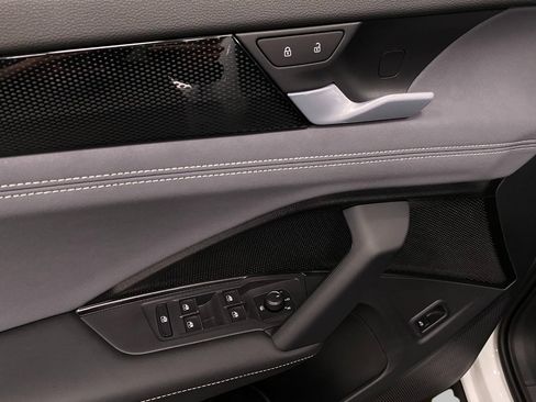 New 2026 Volkswagen Tiguan SE R-Line AWD/4WD image 19